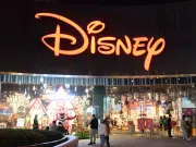 Disney autoriza a ChatGPT para usar sus personajes en videos generados por IA, pero se lo prohíbe a Google