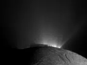 La NASA desmiente lo que ‘sabíamos’ hace décadas de Titán, la luna gigante de Saturno y la posibilidad de vivir allí
