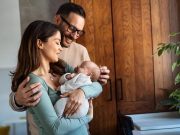 Canciones que cuidan: cómo las nanas en unidades de cuidados intensivos ayudan a bebés y padres en momentos de alta tensión