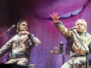 Ca7riel & Paco Amoroso presentan su nuevo álbum, ‘Top of the Hills’: la cima musical del dúo argentino