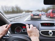 Dormirse 20 segundos al volante puede ser mortal: qué son los microsueños y cómo evitar accidentes en estas vacaciones
