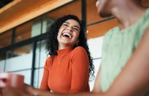 ¿Por qué una sonrisa puede hacer que confiemos más en alguien? Esto dice la ciencia