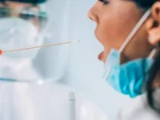Influenza A(H3N2) y covid-19: las claves para entender sus diferencias tras el primer caso confirmado en Colombia