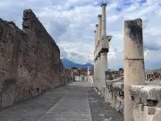 Encuentran antigua escalera romana que lleva a los científicos hacia la ‘Pompeya escondida’ que buscan