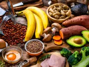 Esta es la vitamina clave para combatir el agotamiento y regular el sueño según la ciencia