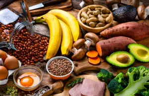 Esta es la vitamina clave para combatir el agotamiento y regular el sueño según la ciencia