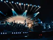 ‘Yandel Sinfónico’: el reguetón icónico que Bogotá escuchó entre violines en el Movistar Arena