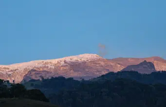 Un viaje en 4×4, un dron atropellado y cientos de niños que aprendieron de geología: así fue el proceso para realizar ‘Colombia país de volcanes’