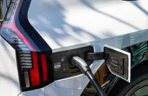 Más de una cuarta parte de los vehículos vendidos este año en el mundo fueron eléctricos: Colombia es uno de los mercados que lidera a nivel regional