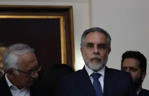¿Qué viene para el Gobierno tras el hundimiento de la reforma a la salud? Esto dicen los expertos