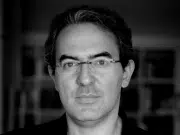 Juan Gabriel Vásquez brilla en 2025: Los nombres de Feliza entre los mejores libros del año según El País y El Mundo