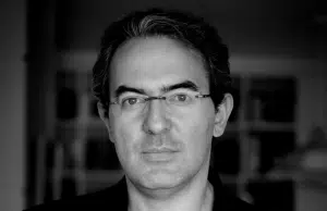 Juan Gabriel Vásquez brilla en 2025: Los nombres de Feliza entre los mejores libros del año según El País y El Mundo