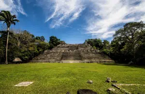 De cavernas sagradas al cacao artesanal: las experiencias clave para conocer la cultura maya en Belize