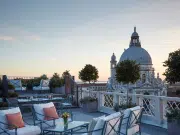 Venecia roba cámara en Emily in Paris: este es el lujoso hotel que aparece en el episodio final de la quinta temporada