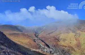 Actividad del volcán Puracé sigue marcada por sismicidad, gases y emisiones de ceniza en alerta naranja, informa el Servicio Geológico Colombiano