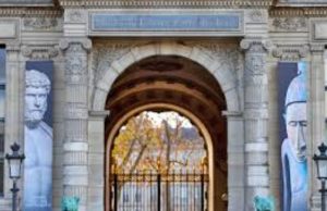 Museo del Louvre: los ladrones tuvieron menos de un minuto para escapar
