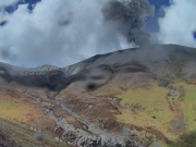 Persisten emisiones de ceniza y sismicidad en el volcán Puracé