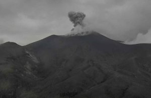 Volcán Puracé sigue con sismos y gases tras un mes en alerta naranja