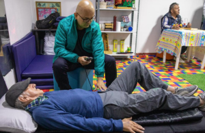 Bogotá abre atención integral para adultos en abandono hospitalario