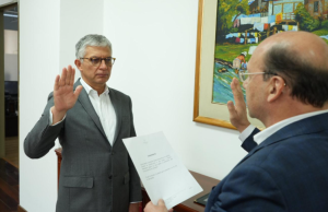 Carlos Emilio Betancourt asume como director de la DIAN