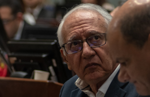 Mantienen incidente de desacato contra ministro de Salud