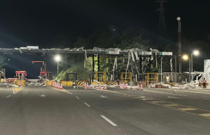 Destruyen peaje La Lizama entre la vía Bucaramanga y Barrancabermeja