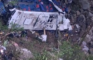 Cinco muertos deja accidente de un bus al caer a un abismo en Antioquia