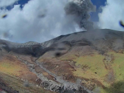 Reportan columna de ceniza mayor a 500 metros en volcán Puracé