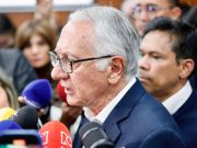 Llueven críticas a ministro de Salud por afirmación de “los ricos también lloran”