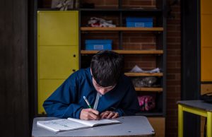 Alcaldía denuncia que Gobierno no está girando recursos para el pago de profesores