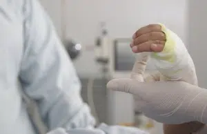 Casos por pólvora aumentan 21,9 % en Colombia: INS reporta mayor afectación en menores durante temporada 2025-2026
