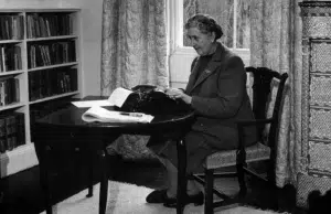 Agatha Christie, la ‘Reina del crimen’, atrapa a nuevos lectores y sigue vigente 50 años después de su muerte
