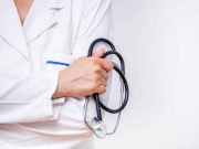 Exministros de salud advierten que el sistema inicia 2026 más desfinanciado y con decisiones que ponen en riesgo a los pacientes
