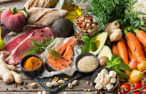 Así puede comer lo mismo y bajar de peso, según especialistas