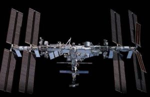 Problema médico en la Estación Espacial Internacional lleva a la Nasa a considerar un retorno anticipado de la Crew-11 y suspender paseo espacial