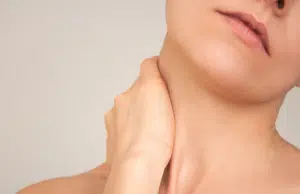 Bacterias en tumores explican por qué la inmunoterapia falla en cáncer de cabeza y cuello, según estudios de Cleveland Clinic