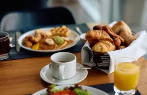 Estos son los tres alimentos que no deben ser consumidos al desayuno, según experto en nutrición