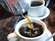 Tim Spector, médico: ‘La microbiota de los que toman café tiene estas características distintas’
