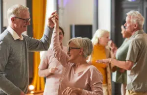 ¿Bailar tiene beneficios para el cerebro? Esto dicen los expertos