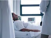 Buscar enfermedades en internet aumenta la ‘cibercondria’: ¿qué es y por qué le preocupa a médicos?