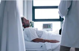 Buscar enfermedades en internet aumenta la ‘cibercondria’: ¿qué es y por qué le preocupa a médicos?