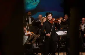 Los secretos artísticos de Simón Zhu, una de las grandes promesas del violín, que debutó en Cartagena: ‘El arte no está hecho para competir’