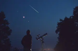 El 2026, un año para mirar al cielo: eclipses, planetas brillantes y lluvias de meteoros marcarán la agenda astronómica