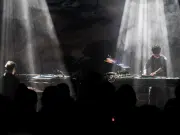 Del piano clásico a la máquina viva: el experimento sonoro de los Grandbrothers
