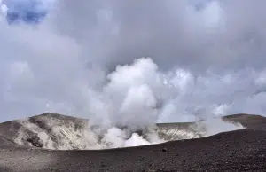 Alerta naranja en el Puracé: lluvias y ceniza elevan el riesgo de lahares en los volcanes de Los Coconucos, advierte el Servicio Geológico Colombiano