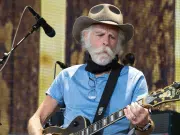 Muere Bob Weir, guitarrista, vocalista y cofundador de los Grateful Dead, famosos por su sonido en los años 60