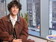 El estudiante de 18 años que descubrió 1,5 millones de objetos cósmicos ocultos en archivos de la Nasa gracias a la inteligencia artificial