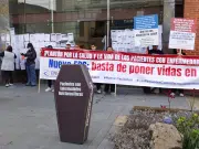 ‘La vida de los pacientes no puede esperar’: pacientes con enfermedades raras protestan en Bogotá y exigen a Nueva EPS cumplir el derecho a la salud