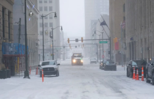 Aumentan a 34 los muertos por la fuerte tormenta de nieve en EE. UU.