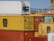 Exportaciones colombianas caen 2,7% en noviembre de 2025